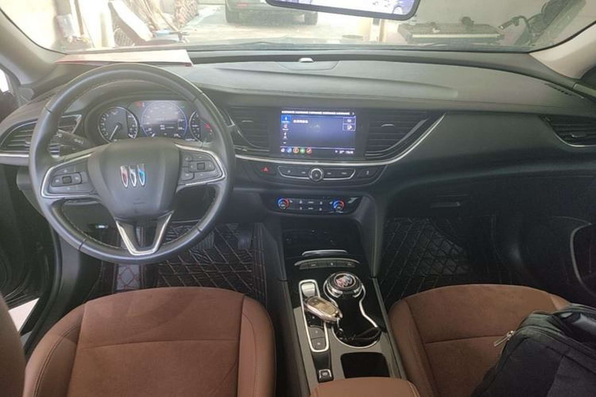 Used Buick Regal 2024 28T Luxury Edition Center Console