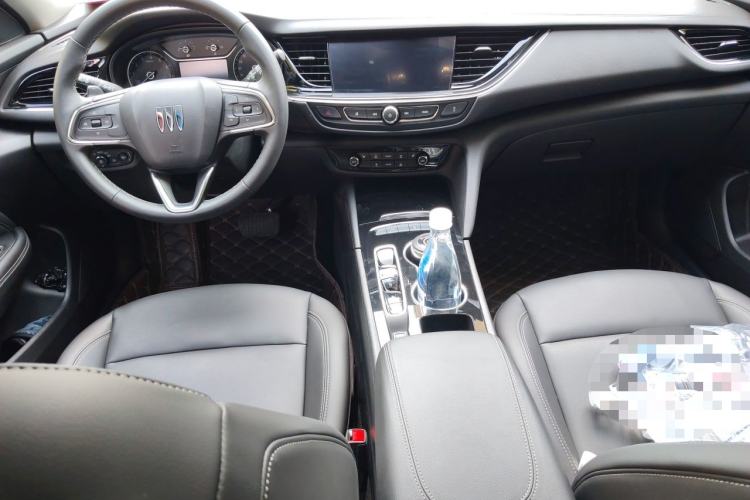 Used Buick Regal 2024 Revised 25T Ultra-Comfort Edition Center Console