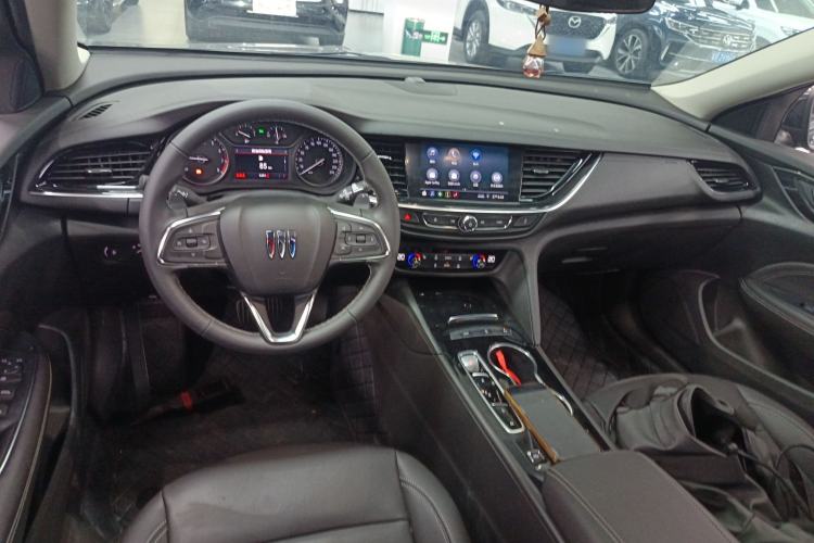Used Buick Regal 2024 Revised 25T Ultra-Comfort Edition Center Console