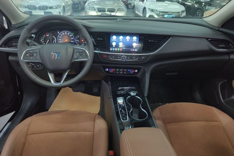 Used Buick Regal 2024 28T Luxury Edition Center Console