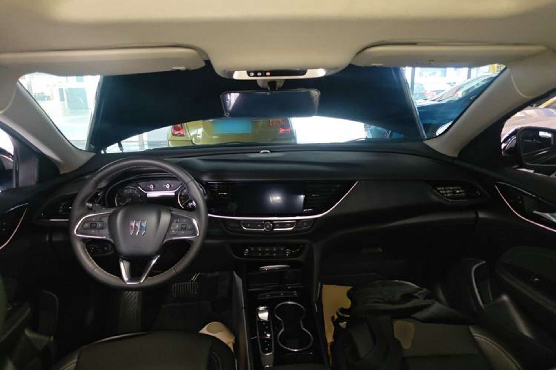 Used Buick Regal 2024 25T Deluxe Edition Center Console