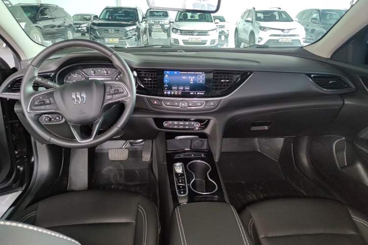 Used Buick Regal 2024 25T Deluxe Edition Center Console