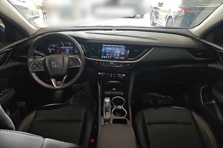 Used Buick Regal 2024 25T Deluxe Edition Center Console