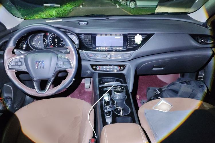 Used Buick Regal 2024 28T Luxury Edition Center Console