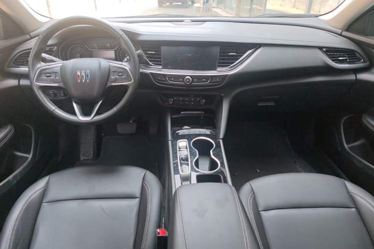Used Buick Regal 2024 25T Deluxe Edition Center Console