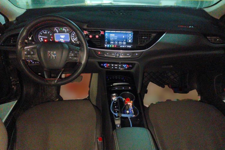 Used Buick Regal 2024 25T Deluxe Edition Center Console