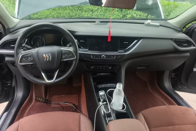Used Buick Regal 2024 28T Luxury Edition Center Console