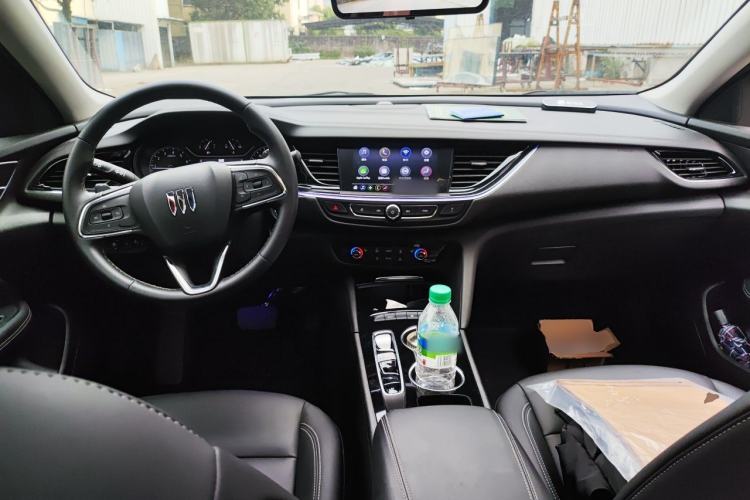 Used Buick Regal 2024 25T Deluxe Edition Center Console