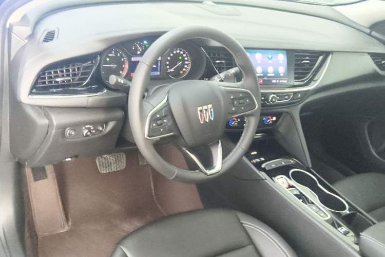 Used Buick Regal 2024 25T Deluxe Edition Center Console