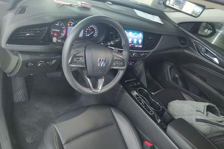 Used Buick Regal 2024 25T Deluxe Edition Center Console