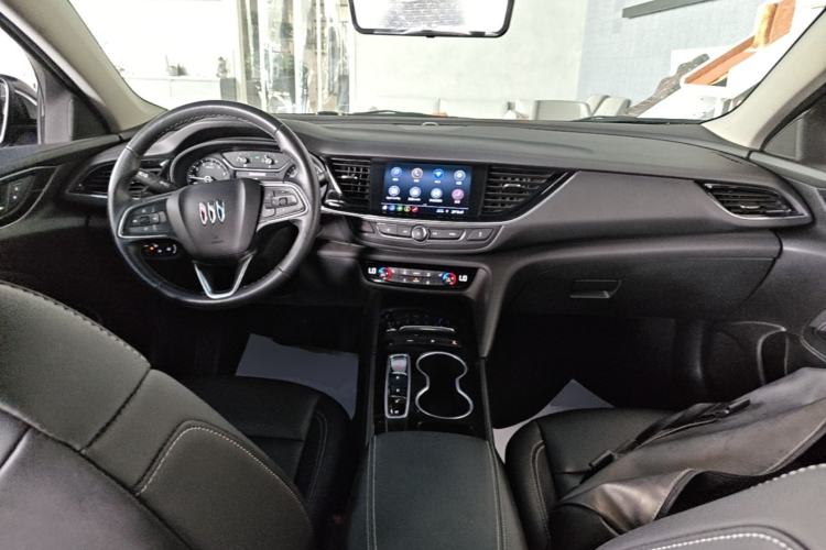 Used Buick Regal 2024 25T Deluxe Edition Center Console
