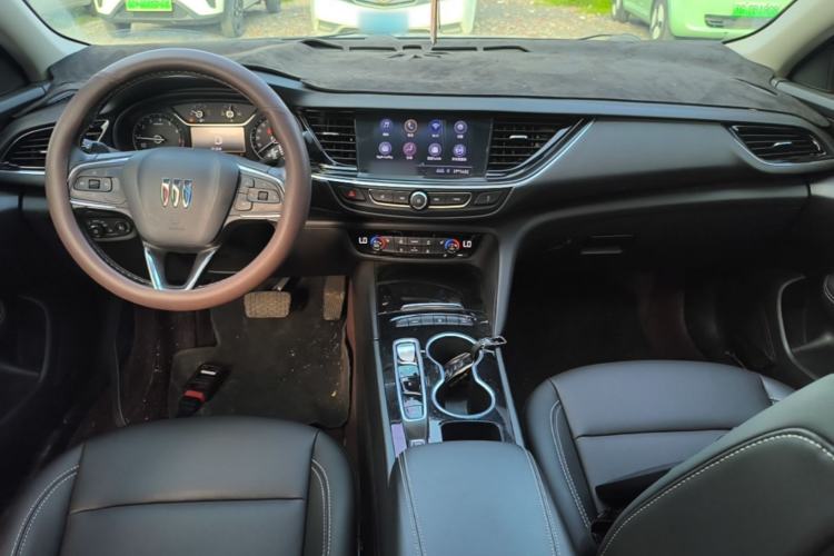 Used Buick Regal 2024 25T Deluxe Edition Center Console
