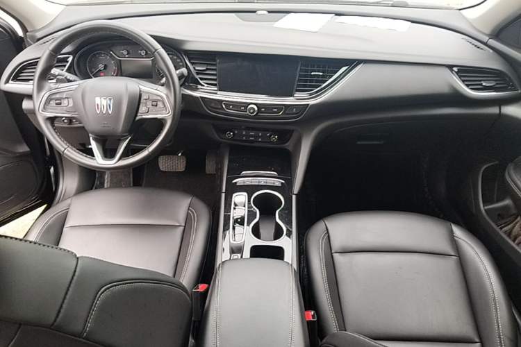 Used Buick Regal 2024 25T Deluxe Edition Center Console