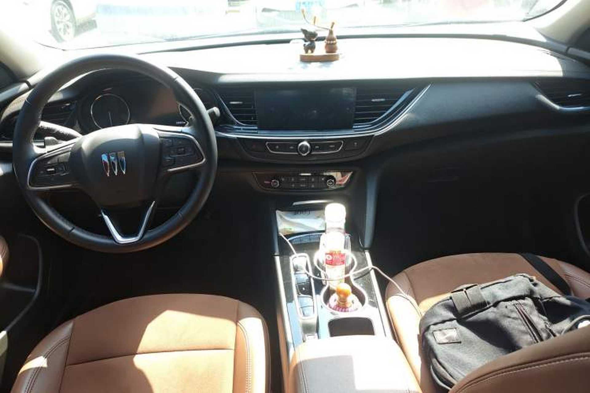 Used Buick Regal 2024 28T Luxury Edition Center Console