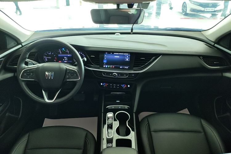 Used Buick Regal 2024 25T Deluxe Edition Center Console