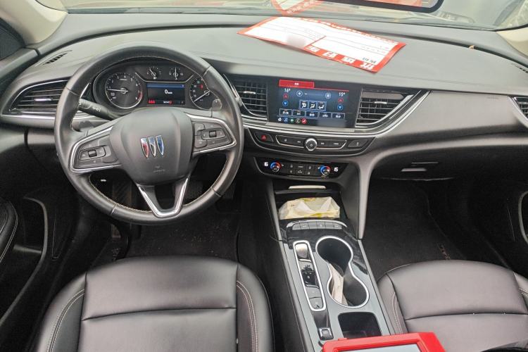 Used Buick Regal 2024 25T Deluxe Edition Center Console