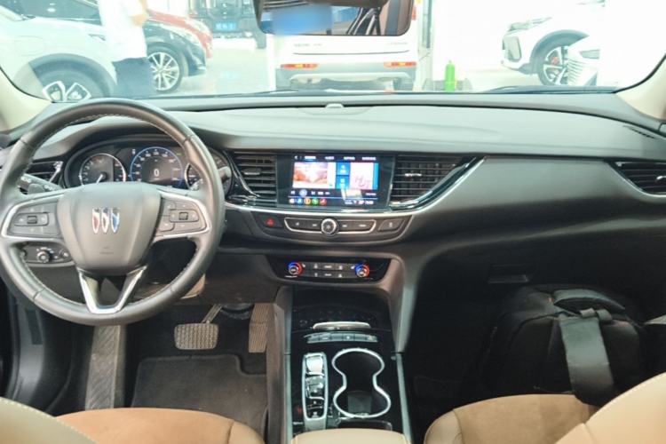 Used Buick Regal 2024 28T Luxury Edition Center Console
