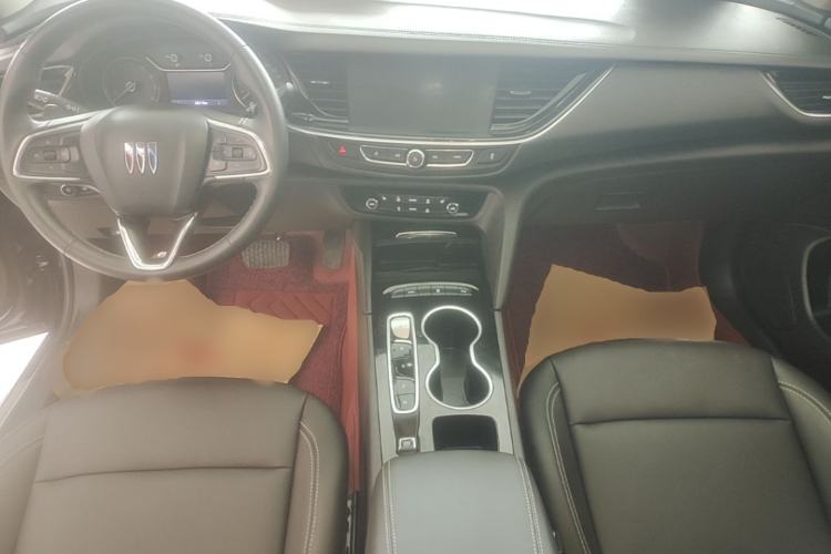 Used Buick Regal 2024 25T Deluxe Edition Center Console