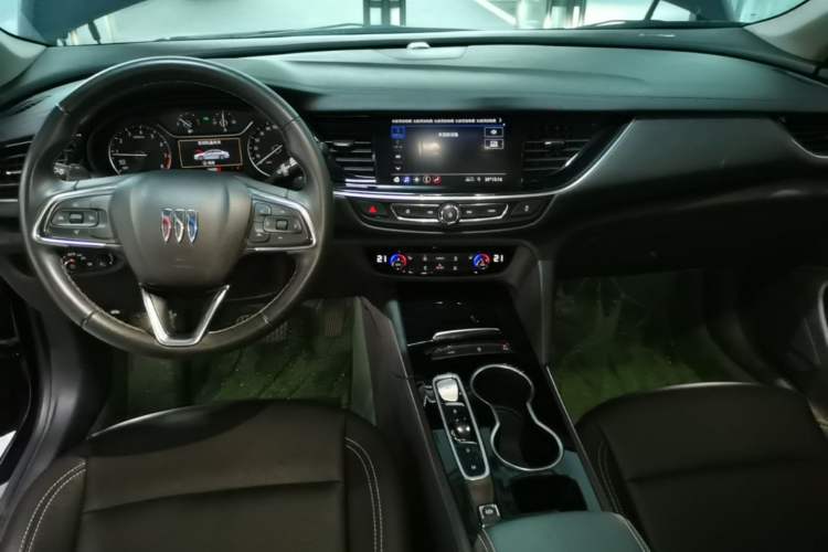 Used Buick Regal 2024 25T Deluxe Edition Center Console