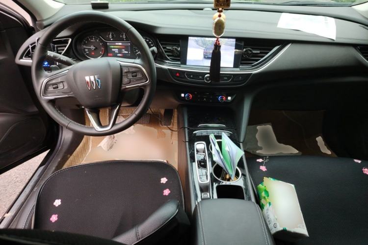 Used Buick Regal 2024 25T Deluxe Edition Center Console