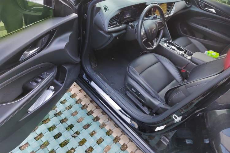 Used Buick Regal 2024 25T Deluxe Edition Driver Seat