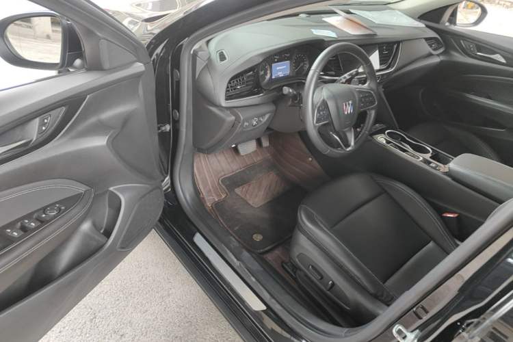 Used Buick Regal 2024 25T Deluxe Edition Driver Seat