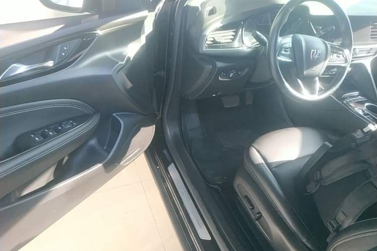 Used Buick Regal 2024 25T Deluxe Edition Driver Seat