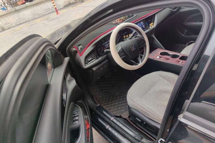 Used Buick Regal 2024 25T Deluxe Edition Driver Seat