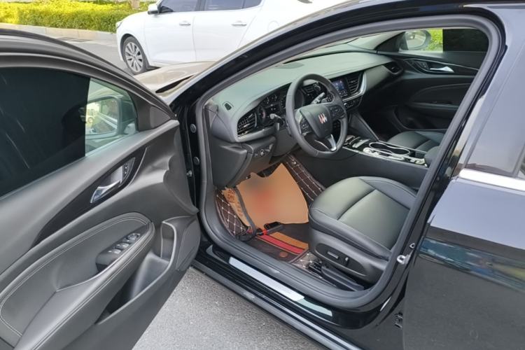 Used Buick Regal 2024 25T Deluxe Edition Driver Seat