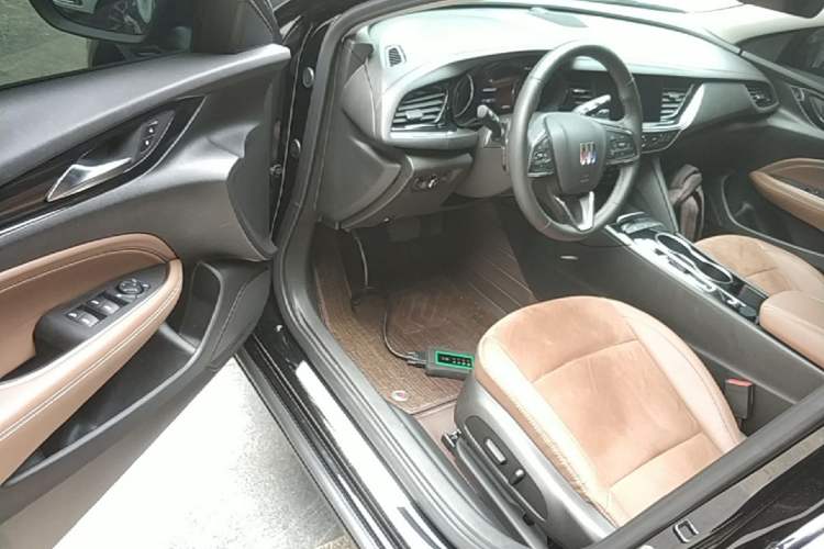 Used Buick Regal 2024 28T Luxury Edition Driver Seat