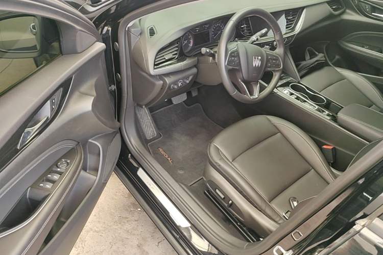 Used Buick Regal 2024 25T Deluxe Edition Driver Seat