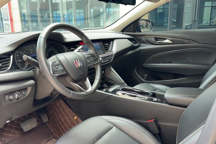 Used Buick Regal 2024 25T Deluxe Edition Driver Seat