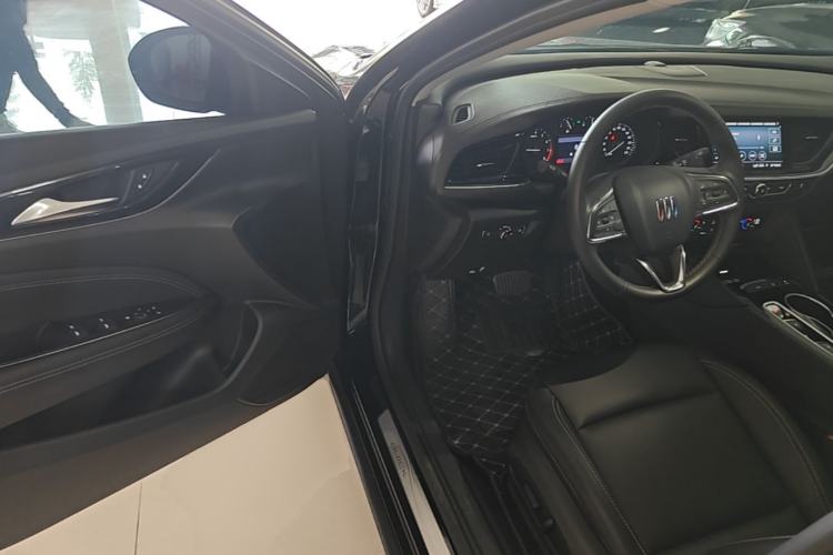 Used Buick Regal 2024 25T Deluxe Edition Driver Seat
