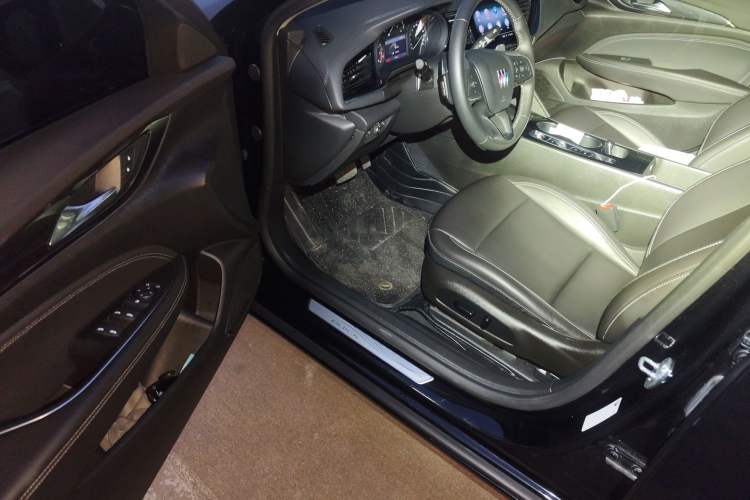 Used Buick Regal 2024 25T Deluxe Edition Driver Seat