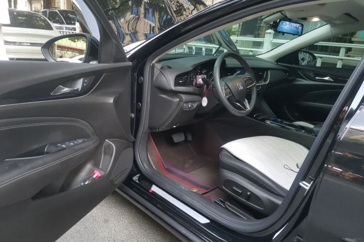 Used Buick Regal 2024 Revised 25T Ultra-Comfort Edition Driver Seat