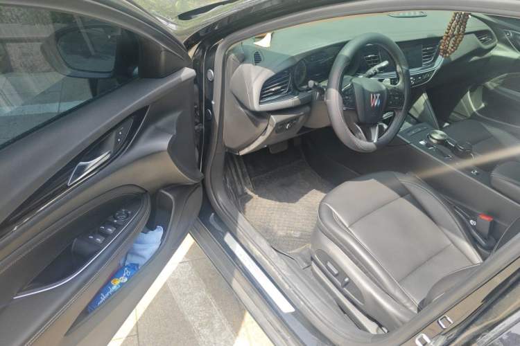 Used Buick Regal 2024 25T Deluxe Edition Driver Seat