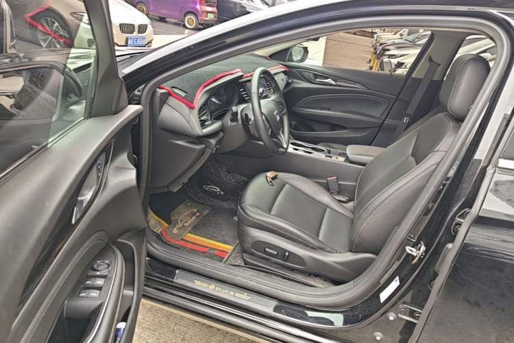 Used Buick Regal 2024 25T Deluxe Edition Driver Seat