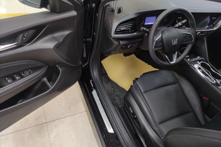 Used Buick Regal 2024 25T Deluxe Edition Driver Seat