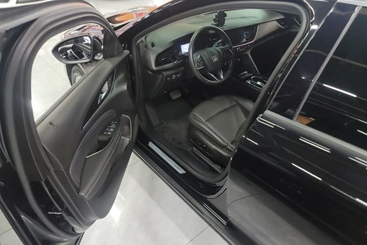 Used Buick Regal 2024 25T Deluxe Edition Driver Seat