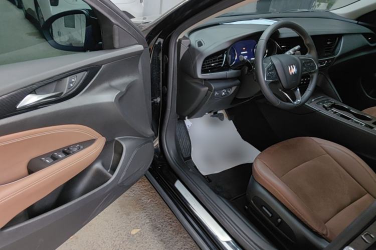 Used Buick Regal 2024 28T Luxury Edition Driver Seat