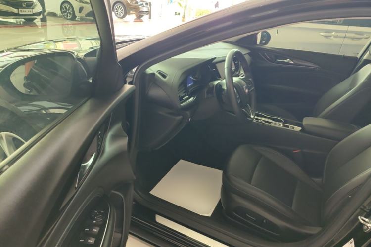 Used Buick Regal 2024 25T Deluxe Edition Driver Seat