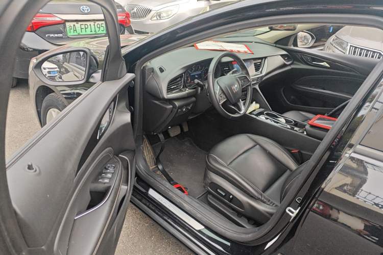 Used Buick Regal 2024 25T Deluxe Edition Driver Seat