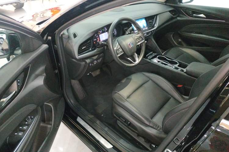 Used Buick Regal 2024 25T Deluxe Edition Driver Seat