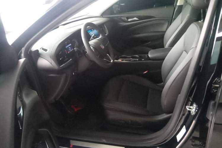 Used Buick Regal 2024 Revised 25T Ultra-Comfort Edition Driver Seat