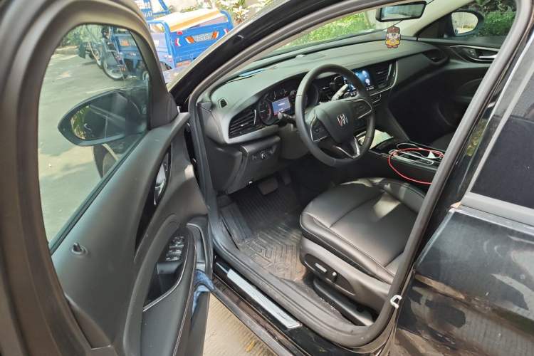 Used Buick Regal 2024 25T Deluxe Edition Driver Seat