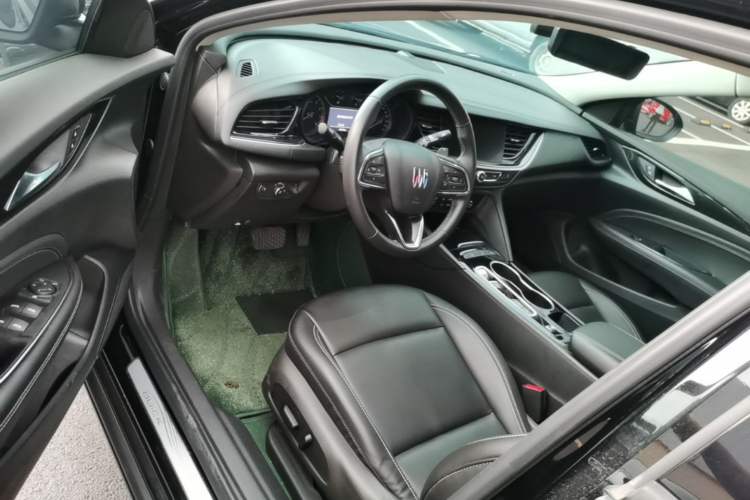 Used Buick Regal 2024 25T Deluxe Edition Driver Seat