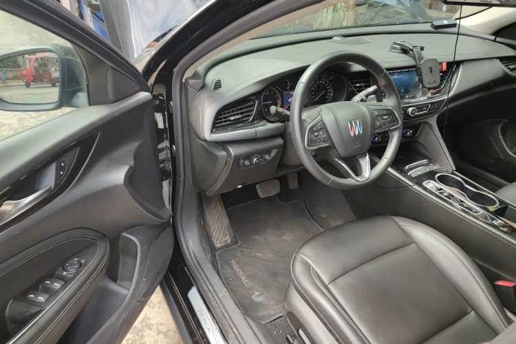 Used Buick Regal 2024 25T Deluxe Edition Driver Seat