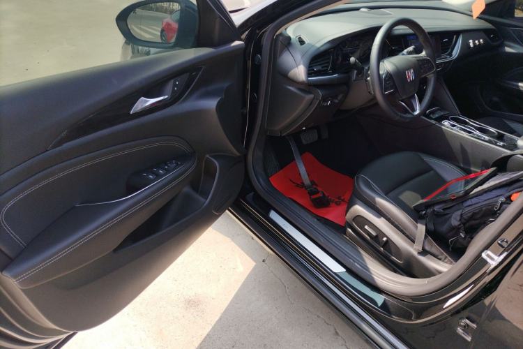 Used Buick Regal 2024 25T Deluxe Edition Driver Seat