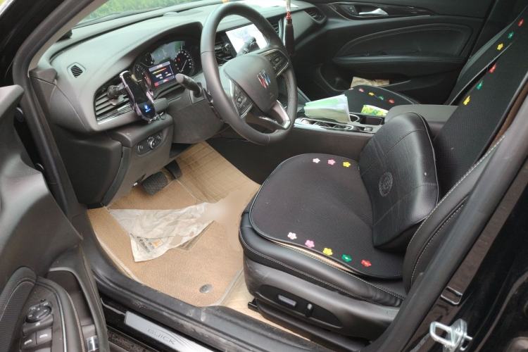Used Buick Regal 2024 25T Deluxe Edition Driver Seat