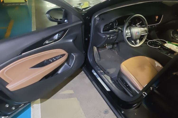 Used Buick Regal 2024 28T Luxury Edition Driver Seat